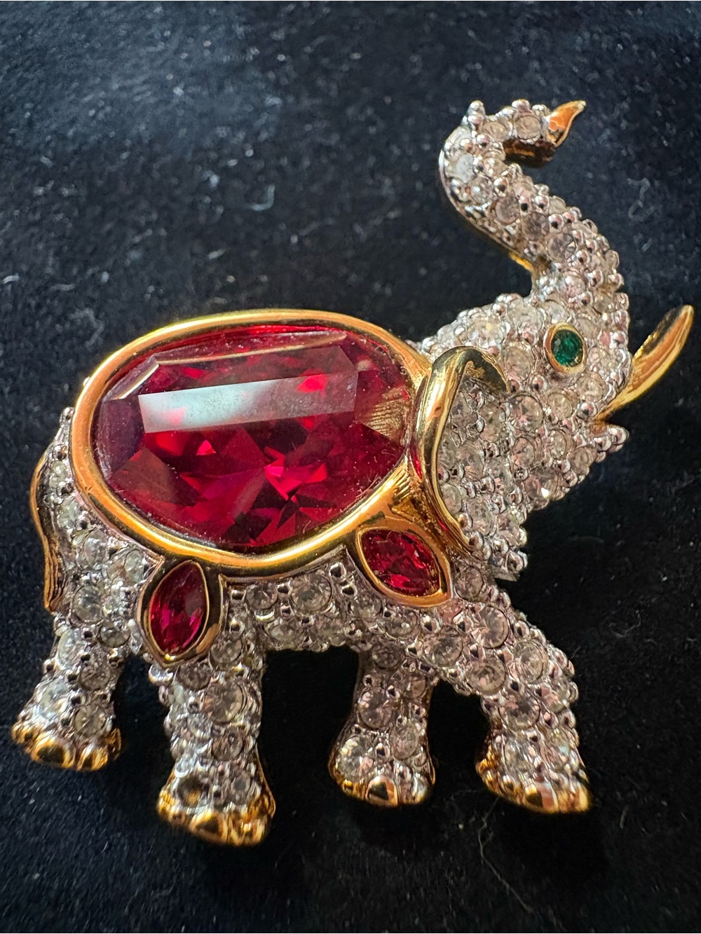 SIGNED SWAROVSKI Vintage Elephant Brooch